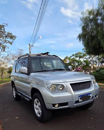 MITSUBISHI PAJERO TR4 2.0 4X4 16V 140CV FLEX 4P AUTOMÁTICO MITSUBISHI PAJERO TR4 2.0 4X4 16V 140CV FLEX 4P AUTOMÁTICO